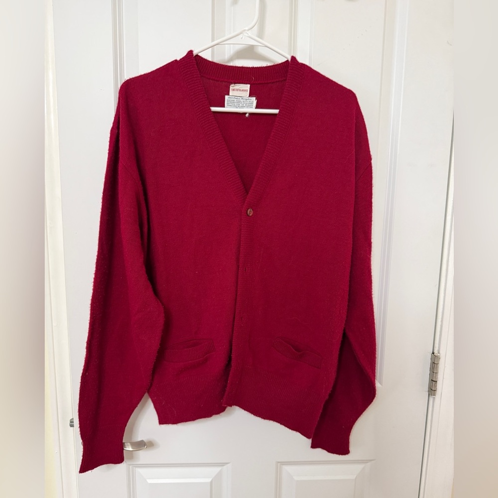 Vintage Men’s Large Saks Fifth Avenue Red Sweater